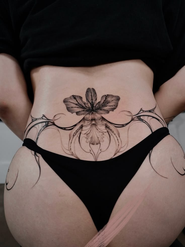 Mẫu hình xăm hõm Venus và bụng dưới – mẫu 29