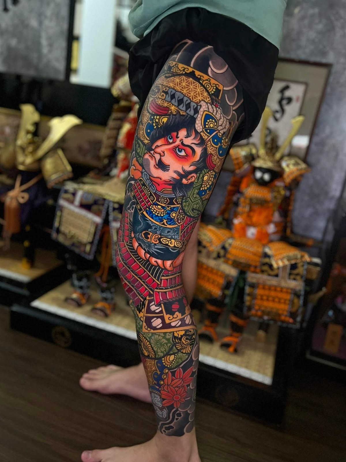 Mẫu hình xăm full chân nam