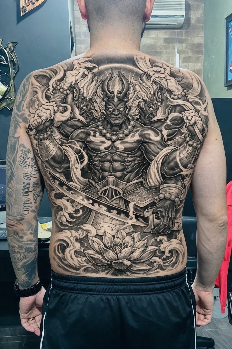 Mẫu hình xăm full lưng nam