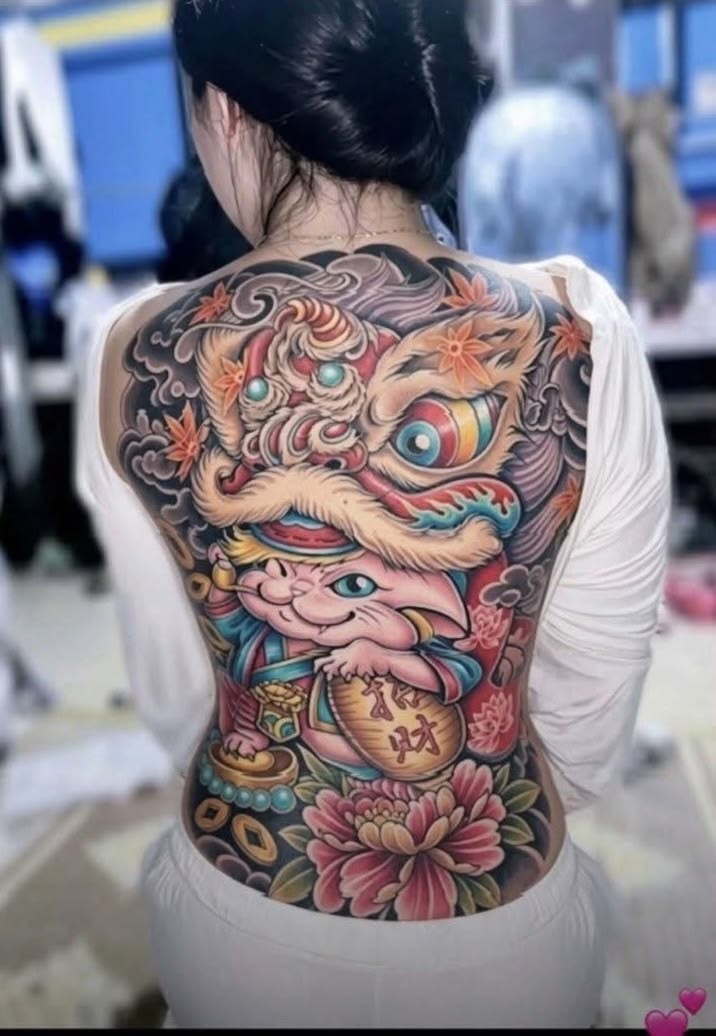 Mẫu hình xăm full lưng nữ