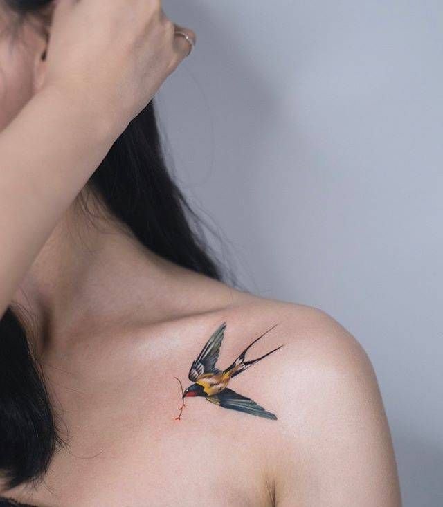 Mẫu hình xăm xương quai xanh cầu vai