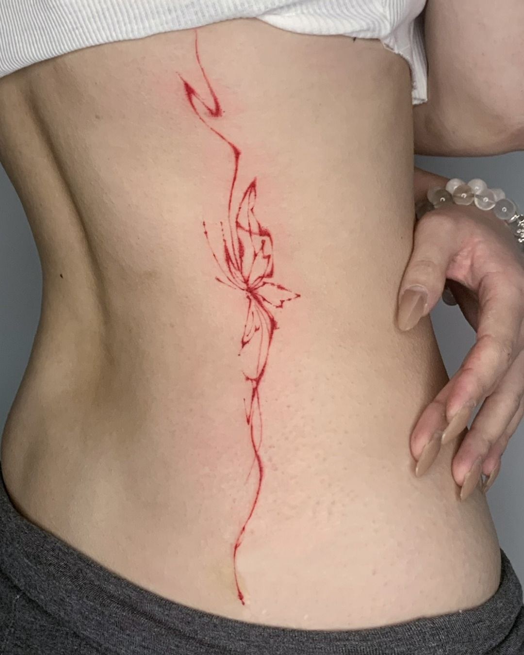 Mẫu hình xăm sườn eo