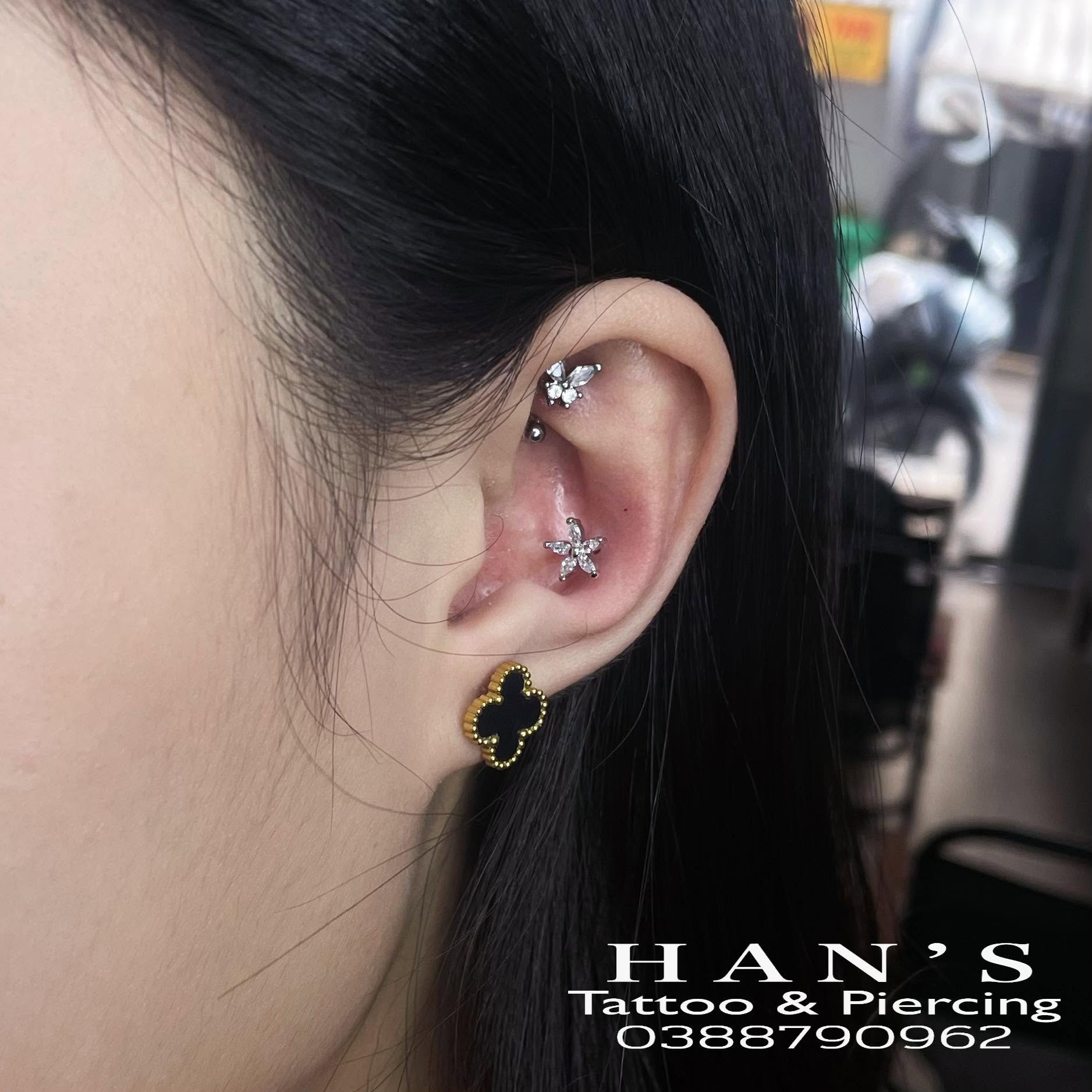 Xỏ khuyên sụn tai (Helix) hoa văn tại HAN's